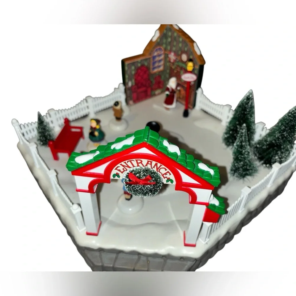 Department 56 Heritage Village Animated Photo with Santa